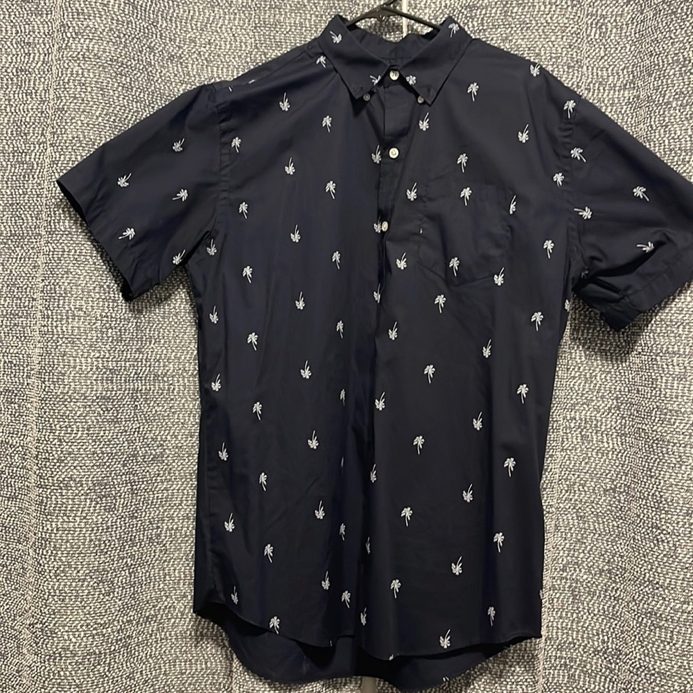 Large Van Heusen Short Sleeve Button Down